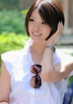 温泉地で開放的になった人妻と露天風呂で火照ったカラダをほぐしたら淫乱人妻さんに豹変？背中を向けて立ちバックからの挿入を要求してくるじゃありませんか！なんてけしからん女なんだ！