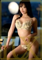 ラグジュTV 1832 寂しさを紛らわすだけの関係じゃ、もう足りなかった ホテルに着くなりキス 耳元を舌でじっとり濡らし「欲しい…」とささやく 引き締まった腰つきと、Eカップの柔らかさが重なるたび、 もっと感じてる顔見せてよと笑って責め返す濡れた瞳 寂しさとマンネリに埋もれていた彼女が心まで満たされる快楽