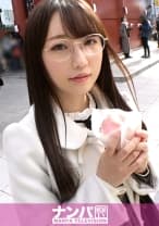マジ軟派、初撮。 1923 ひかえめメガネ美少女をホテルに連れ込む背徳感！押しに弱すぎてされるがままに胸やお尻を揉まれ… 電マで潮吹きまくるスケベ体質！狭いマ●コはバイブを奥まで咥え込む！プリプリ美尻に腰を打ち付けられて目がトロン…♪『初めてのことだらけで///』18歳の少女のムッツリ心が開花！